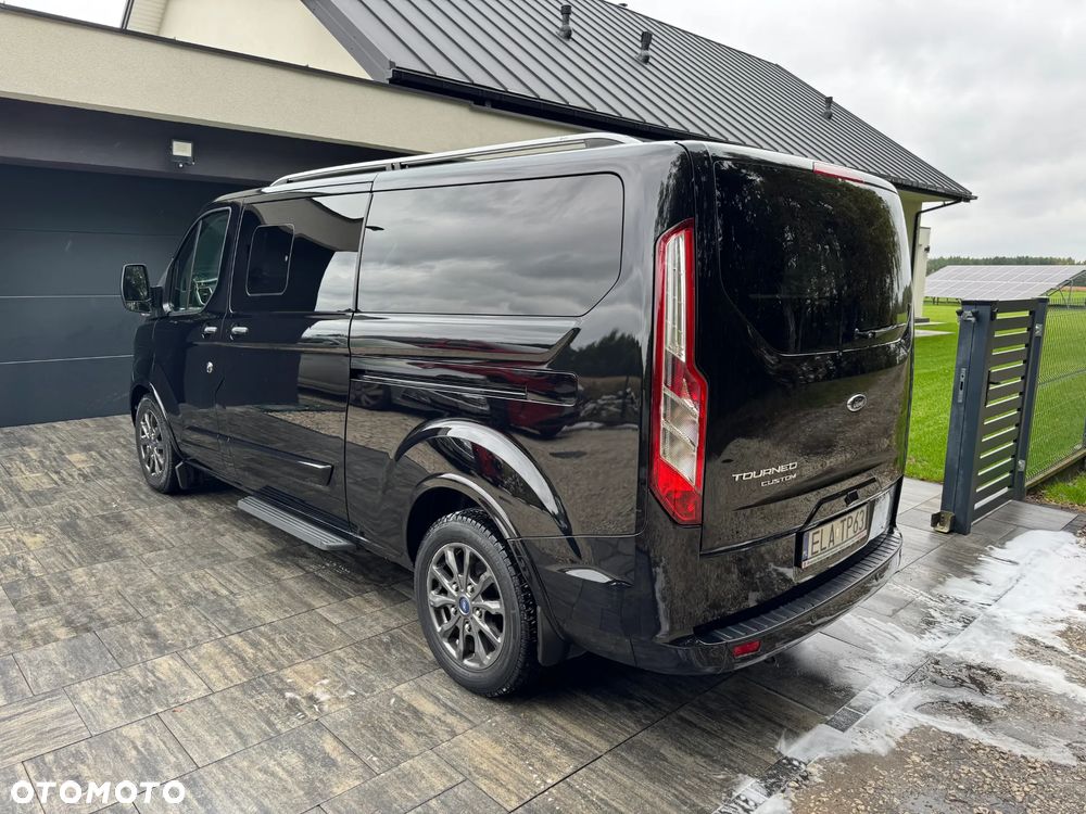 Ford Tourneo Custom - 11
