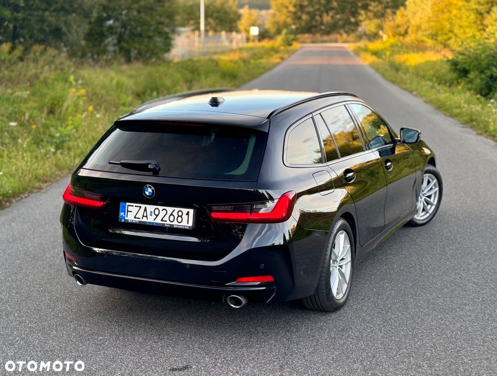 BMW Seria 3 318d Touring Sport Line - 11