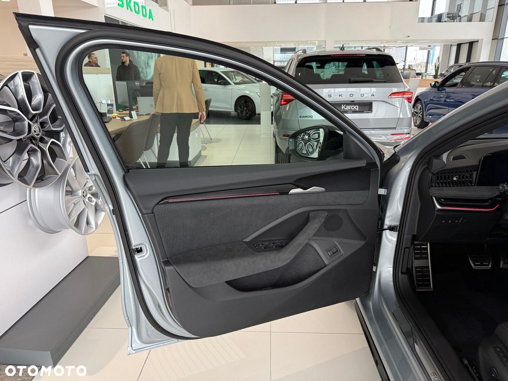 Skoda Superb 2.0 TDI SCR 4x4 Sportline DSG - 14