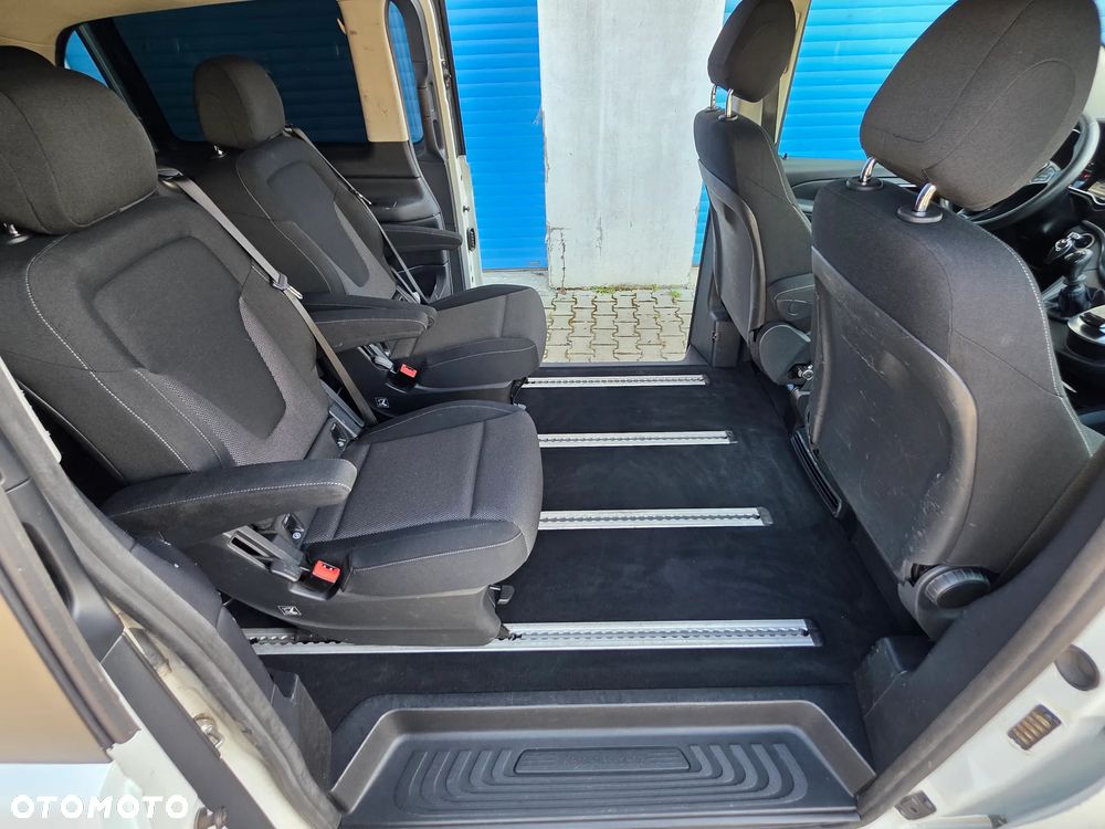 Mercedes-Benz Klasa V 220 CDI (d³ugi) - 14