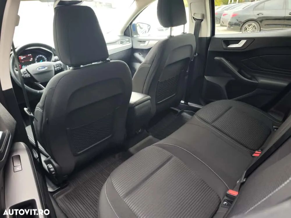 Ford Focus 1.0 EcoBoost Trend Edition - 11