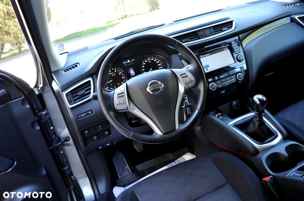 Nissan Qashqai 1.6 DIG-T N-Connecta - 17
