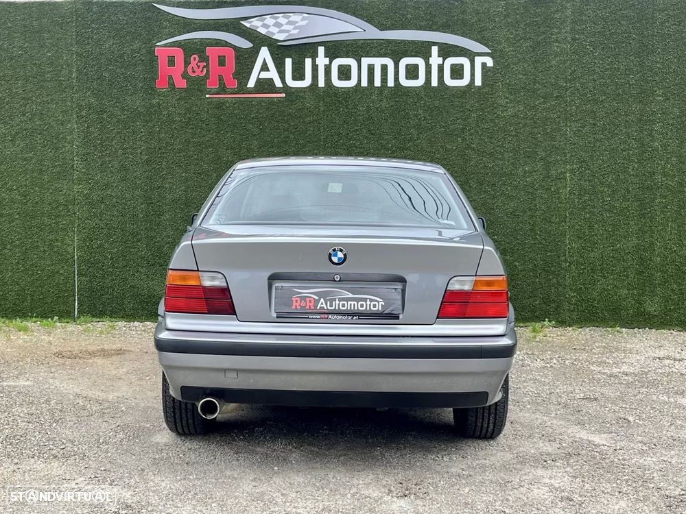 BMW 318 i Exclusive - 6