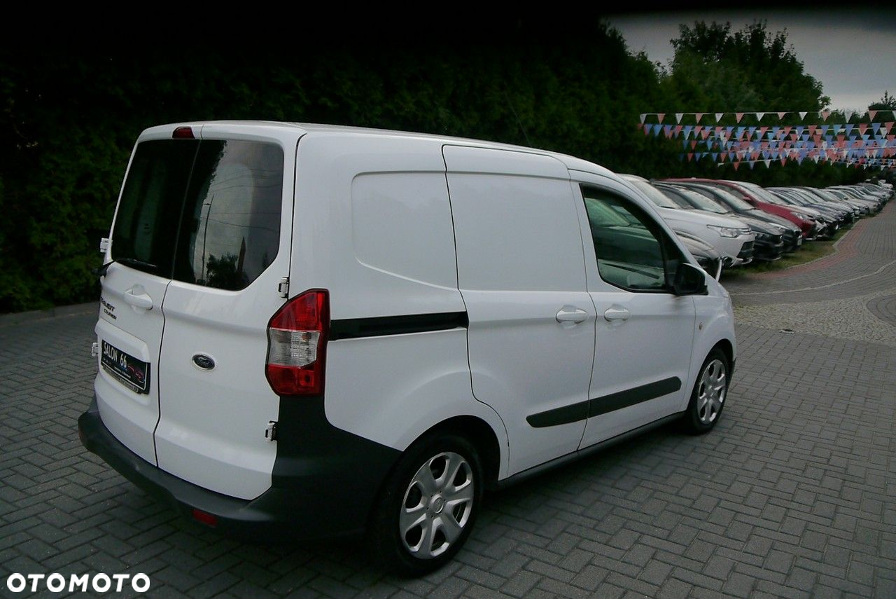 Ford Transit Courier Basis - 12