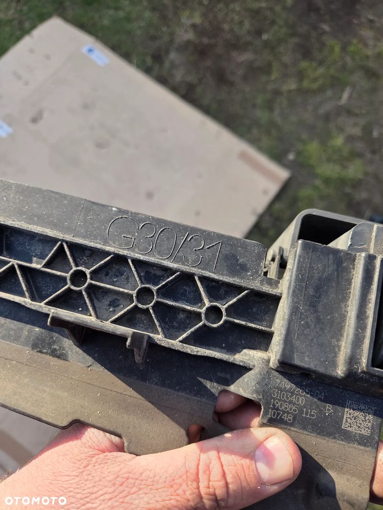 Kierownica wlot powietrza BMW 5 G30 G31 7497285 żaluzja roleta wlot powietrza BMW 5 g30 G31 7474372 - 8