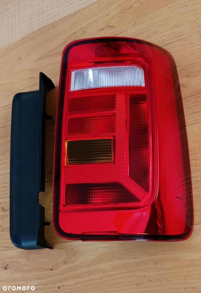 Nowa Lampa tylna prawa Volkswagen Caddy - 1