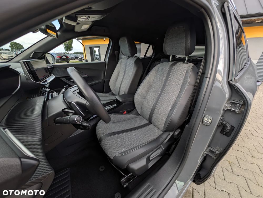 Peugeot 2008 PureTech 130 EAT8 Allure - 34