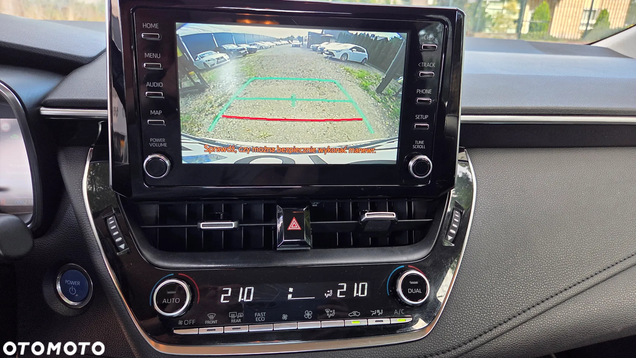 Toyota Corolla 1.8 Hybrid Comfort - 18