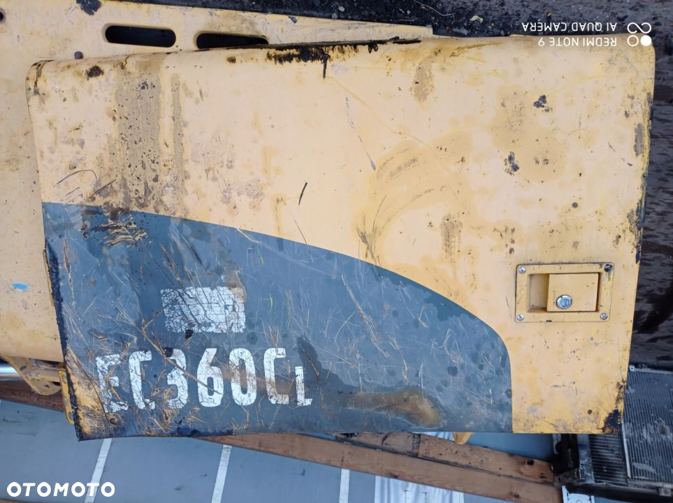 KOPARKA VOLVO EC360C EC460C DRZWICZKI SILNIKA - 2