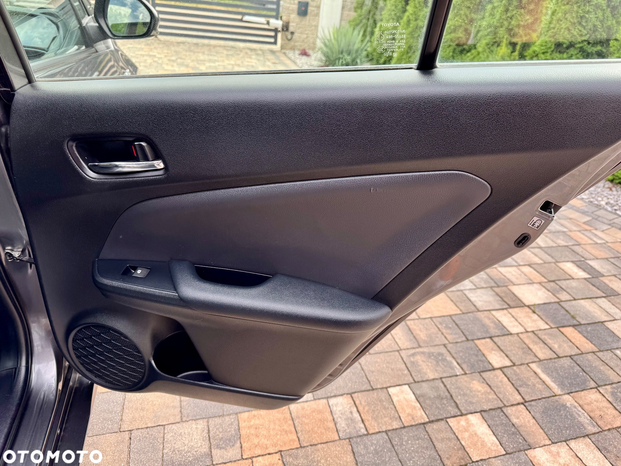 Toyota Prius 1.8 Hybrid Executive - 13