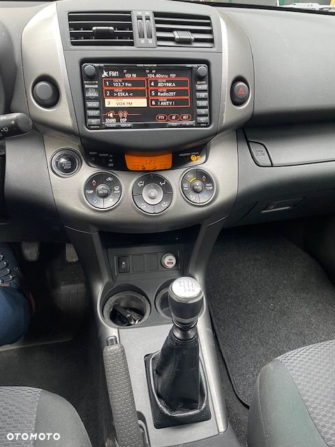 Toyota RAV4 2.2 D-4D Sol - 9