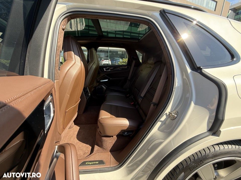Porsche Cayenne - 14