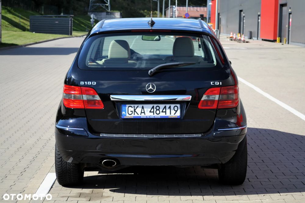 Mercedes-Benz Klasa B 180 CDI - 30