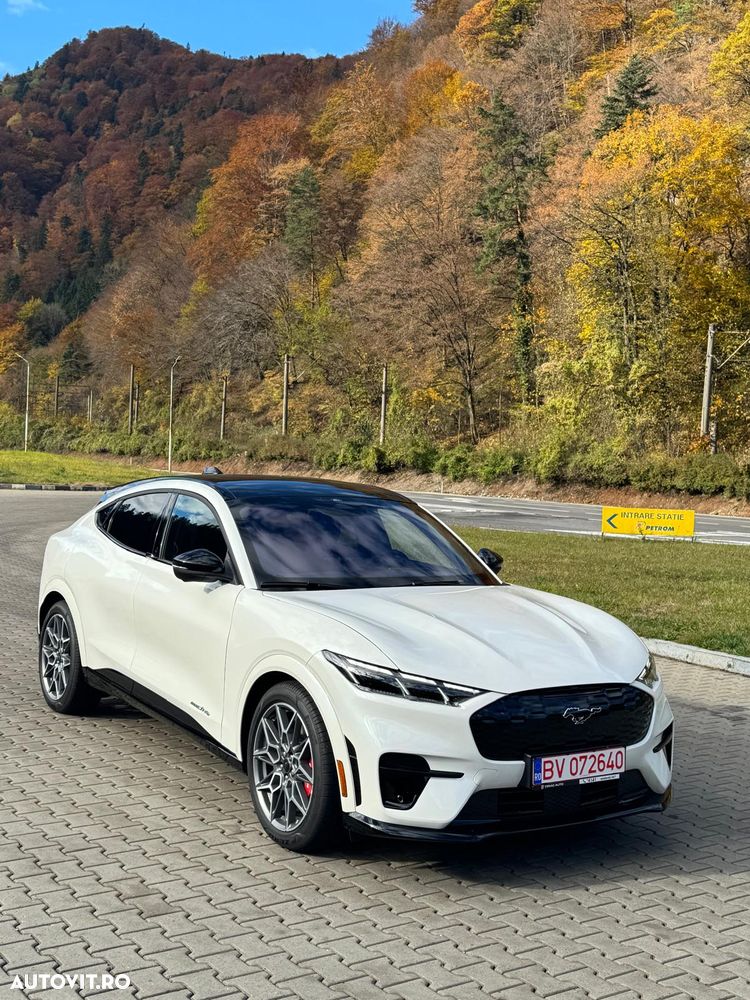 Ford Mustang Mach-E - 5