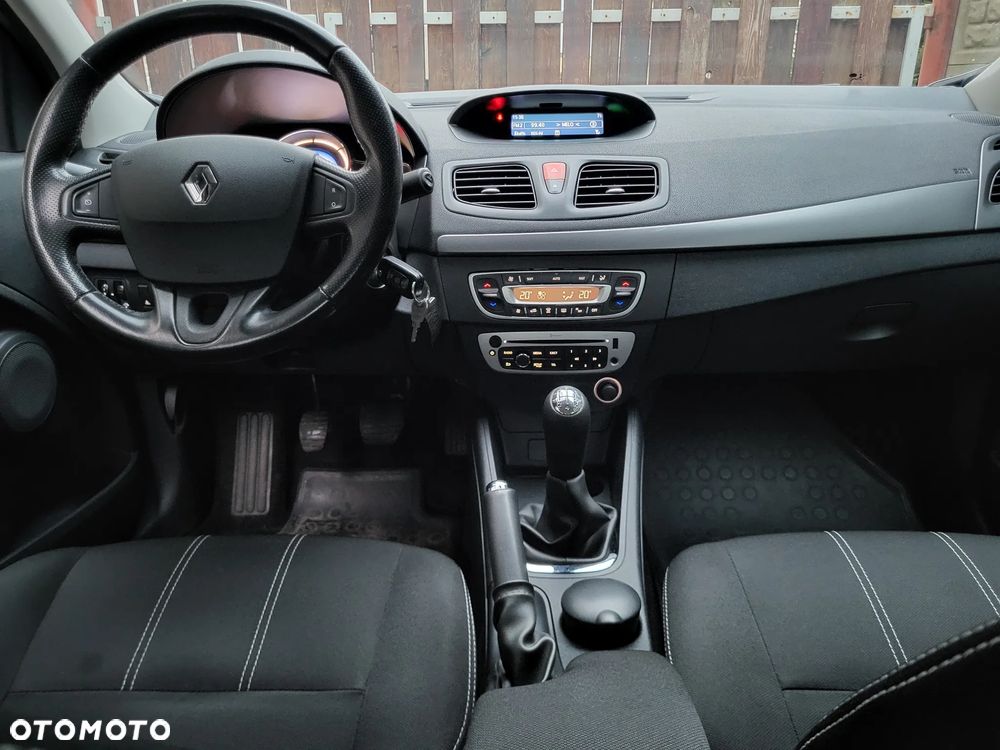 Renault Fluence 1.6 16V Techno Feel - 13