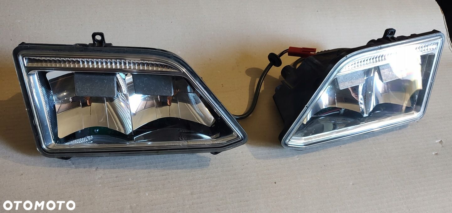 HALOGEN DACHOWY SCANIA S R NGT KOMPLET 2535367 2535367 - 2