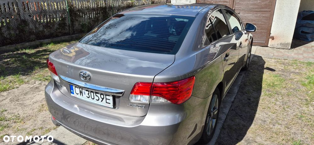 Toyota Avensis 1.8 Premium - 6