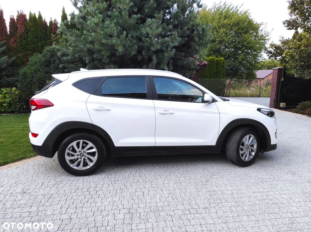 Hyundai Tucson 1.7 CRDI BlueDrive Style 2WD - 23
