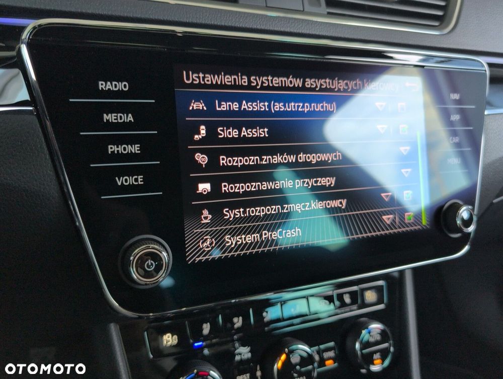 Skoda Superb 2.0 TDI SCR L&K DSG - 36