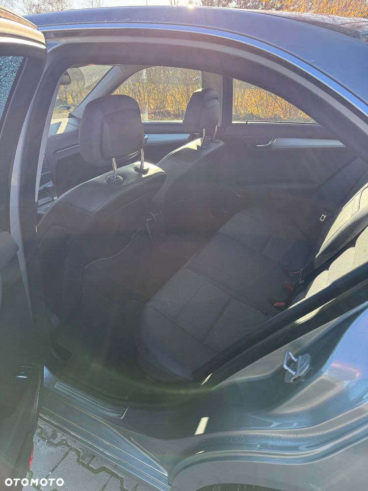 Mercedes-Benz Klasa C 200 CDI DPF Automatik BlueEFFICIENCY - 13