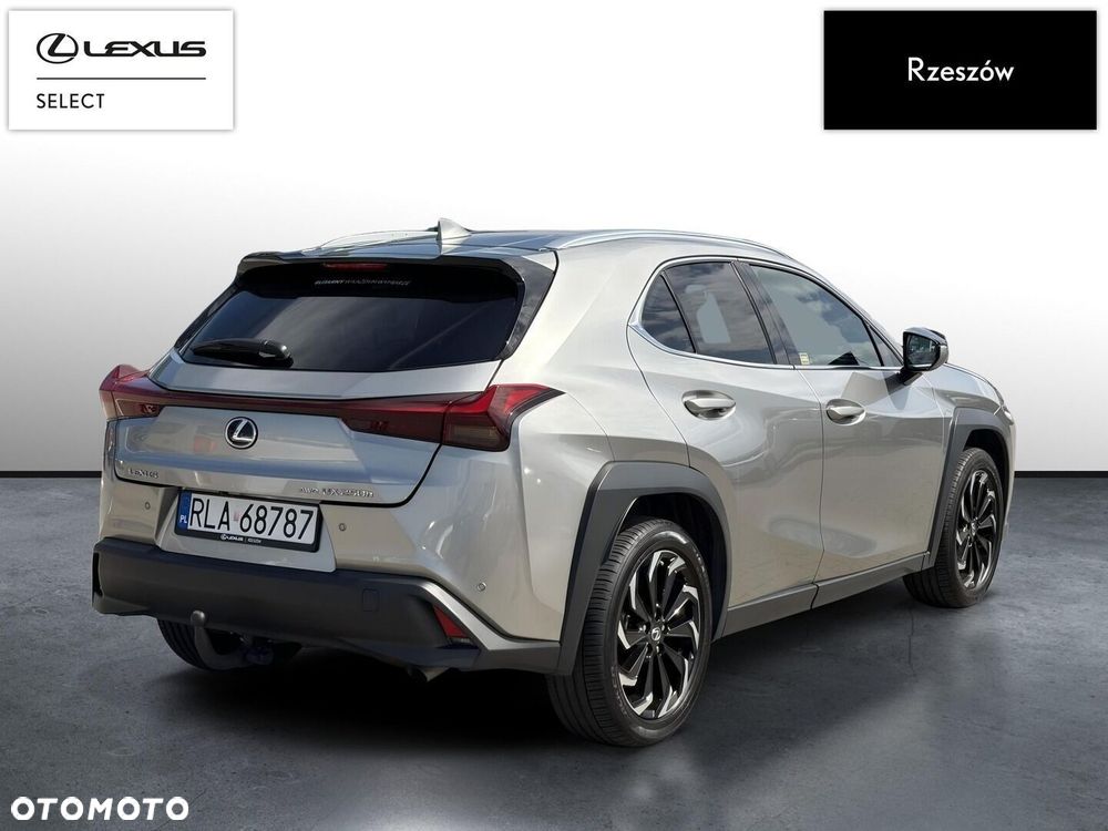 Lexus UX - 5