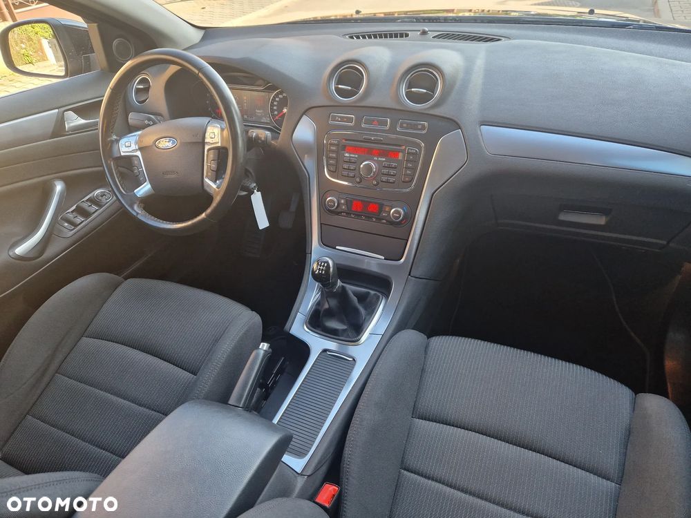 Ford Mondeo 2.0 FF Titanium - 27