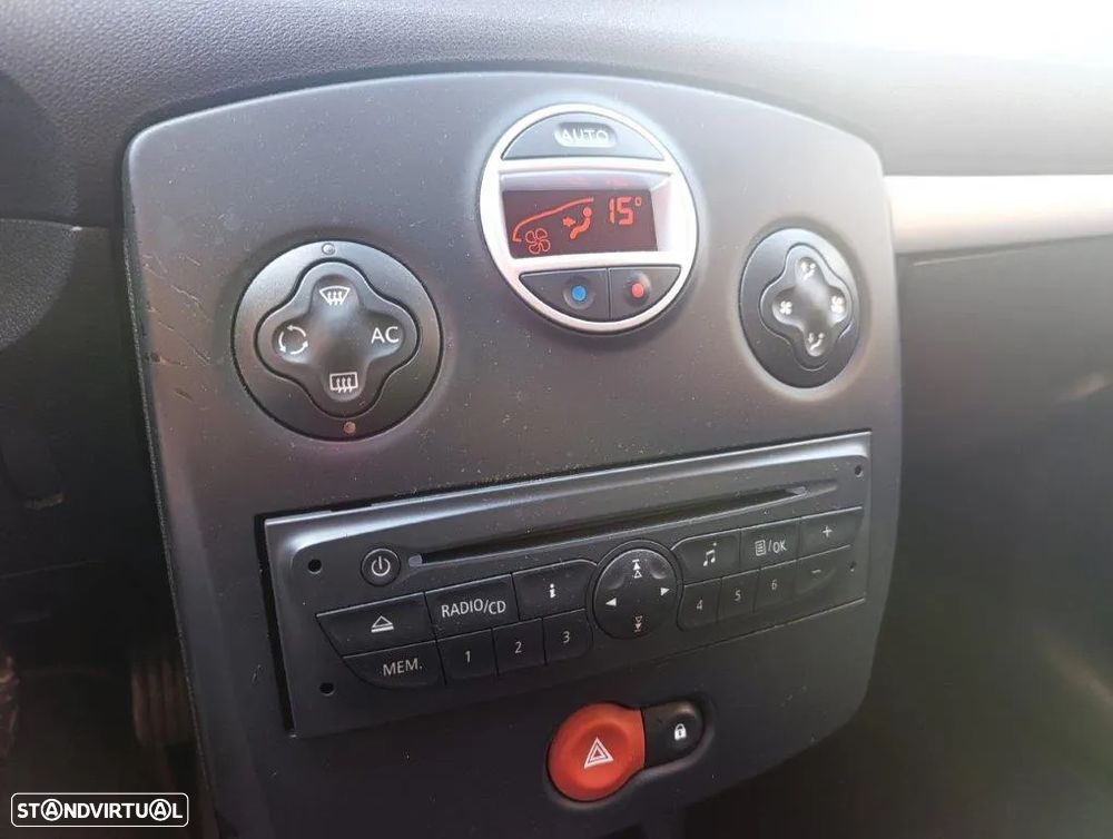 Renault Clio 1.2 16V Dynamique S - 22