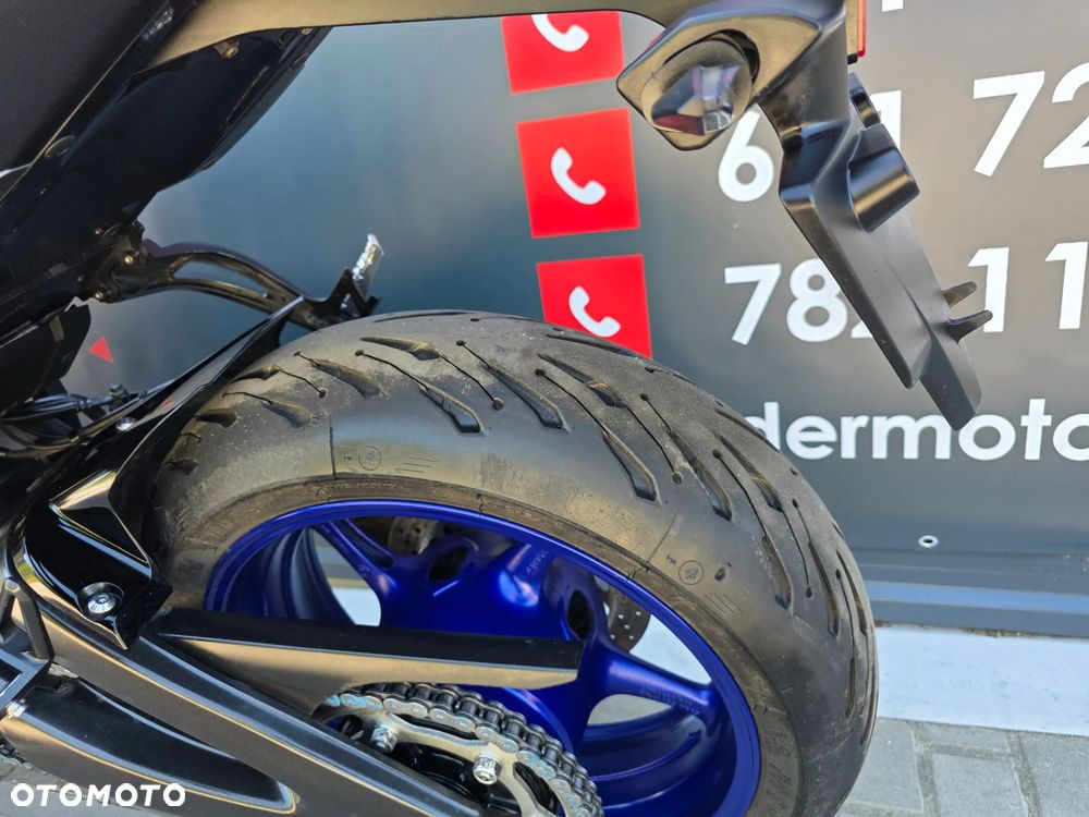 Yamaha FZ8 - 8