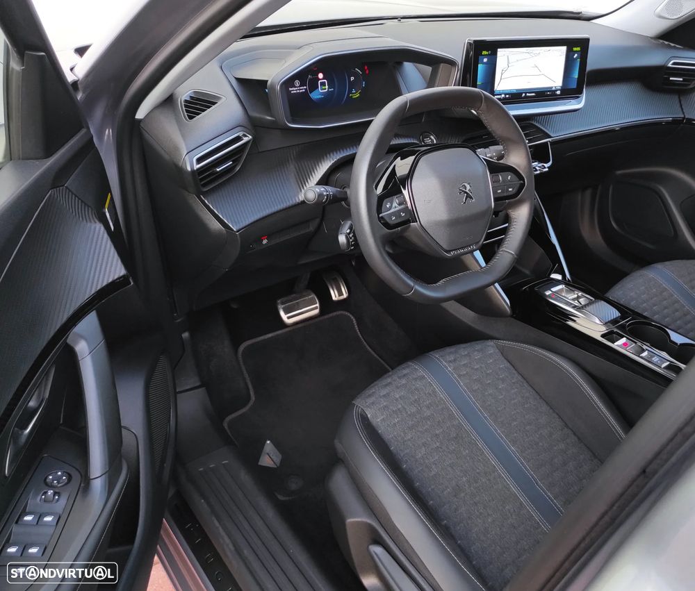 Peugeot e-2008 Allure - 19