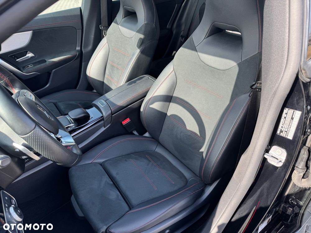 Mercedes-Benz CLA 250 7G-DCT AMG Line - 30