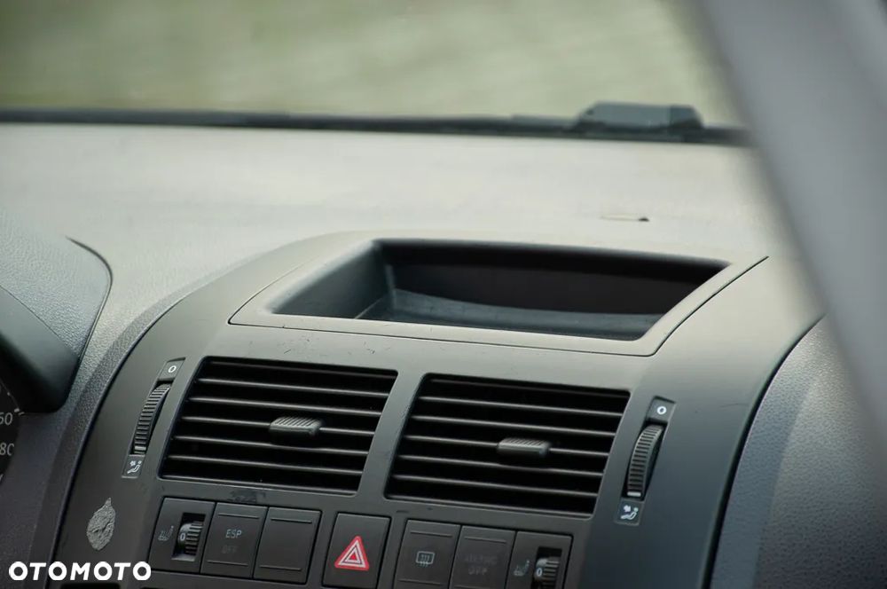 Volkswagen Polo 1.6 United - 23