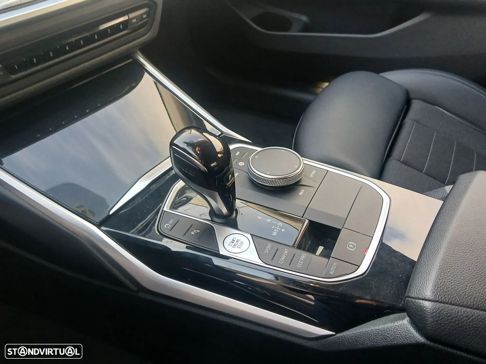 BMW 318 d Line Sport Auto - 34