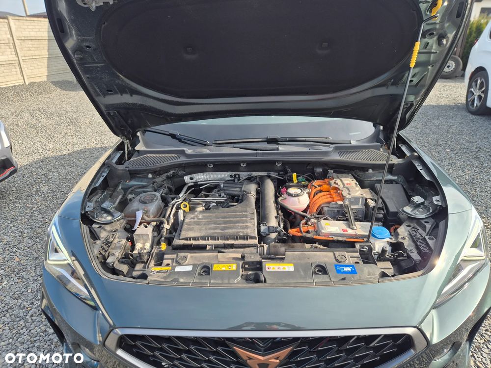 Cupra Formentor VZ 1.4 e-Hybrid DSG Priority - 36