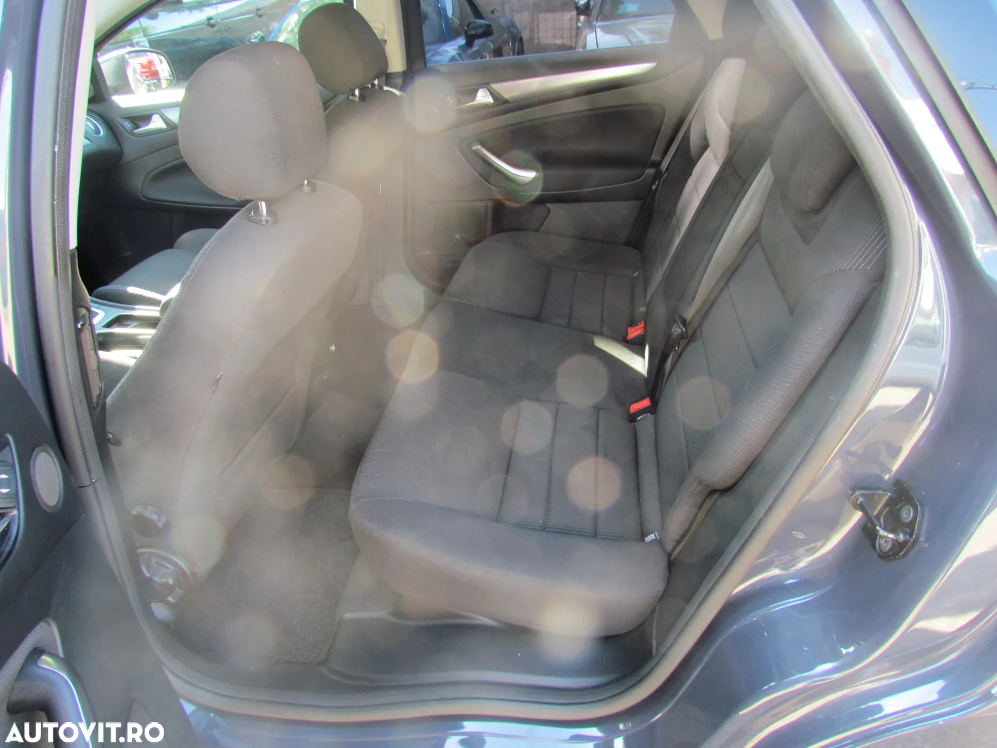 Ford Mondeo 2.0 TDCi Powershift Business Class - 8