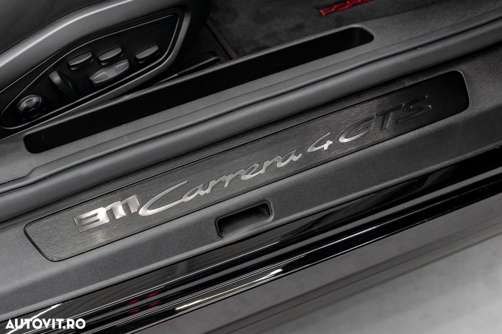 Porsche 911 Carrera 4 GTS PDK - 28