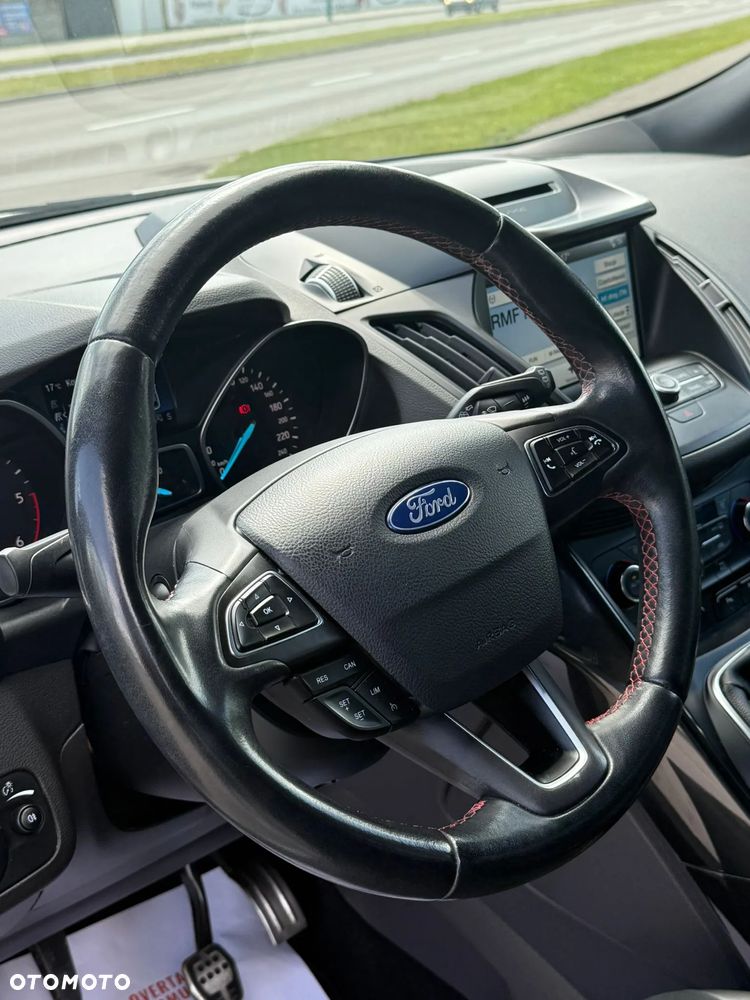 Ford Kuga 2.0 TDCi 2x4 ST-Line - 5