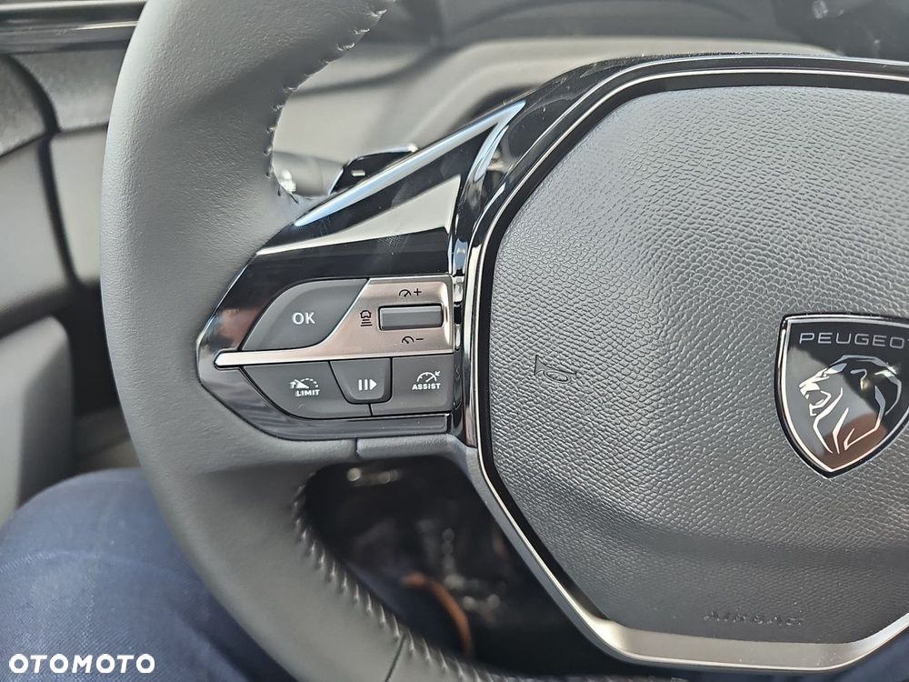 Peugeot 408 - 21
