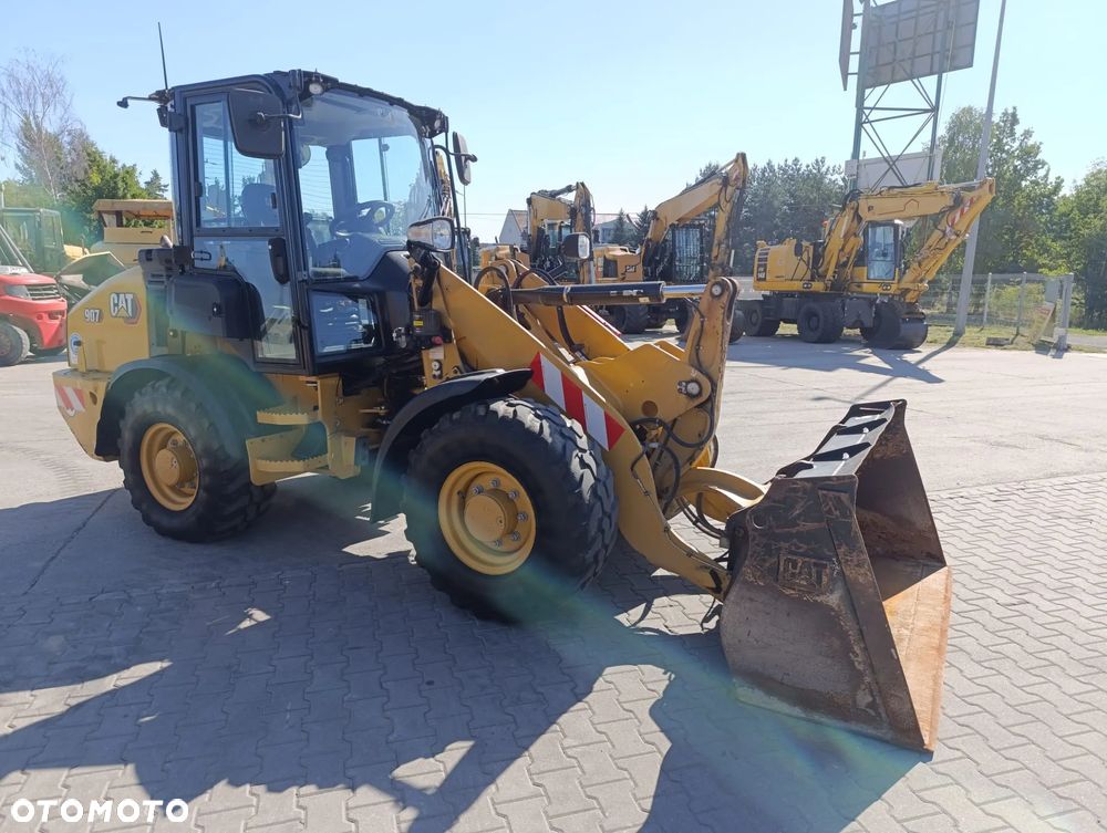 Caterpillar 907 - 5