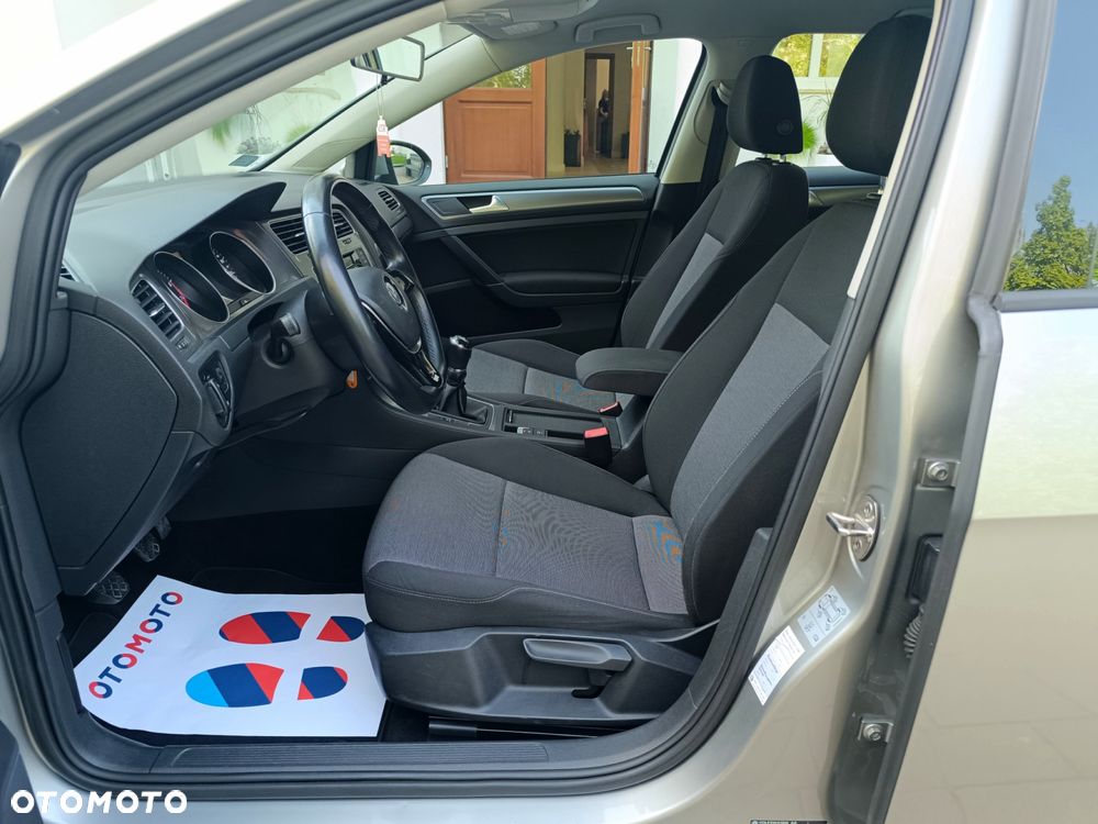 Volkswagen Golf 1.2 TSI BMT Trendline Perfectline - 26
