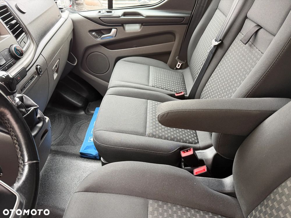 Ford Custom L2H1 - 17