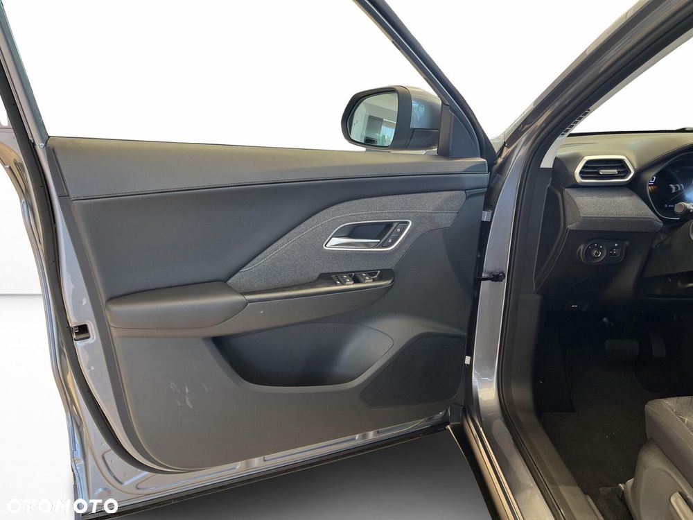 MG ZS Hybrid+ - 10