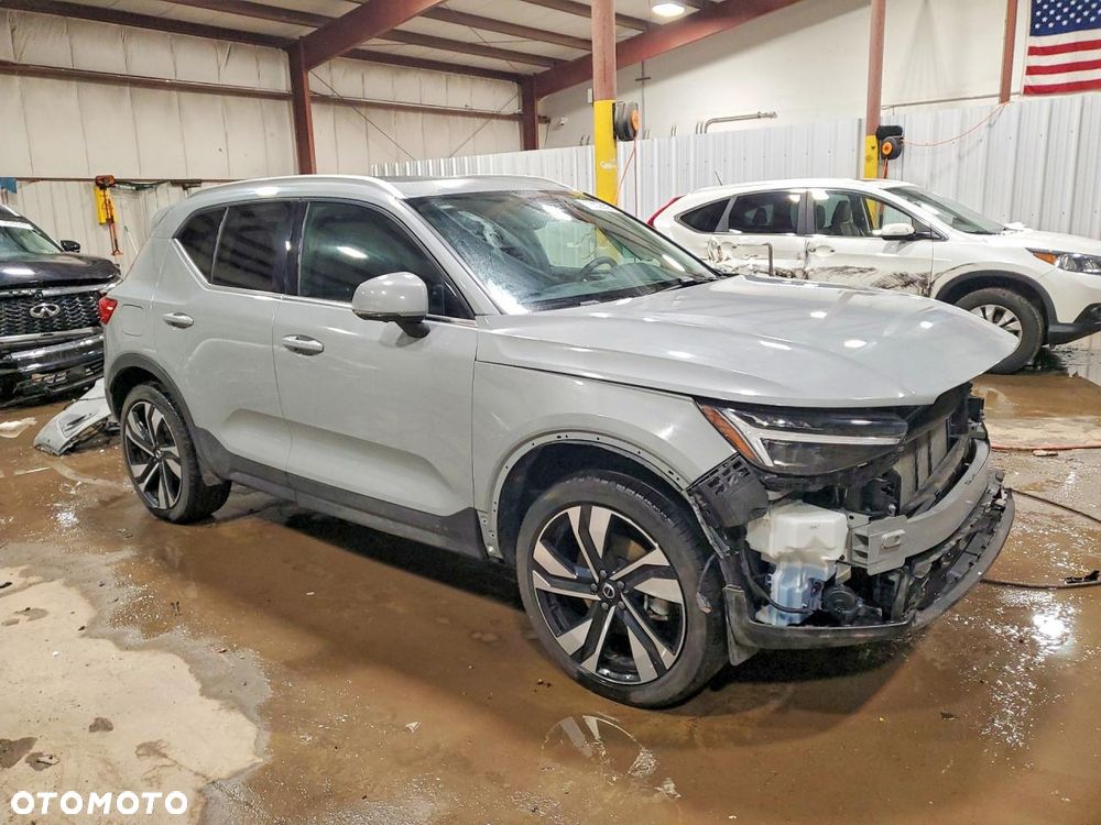 Volvo XC 40 B5 B AWD Ultimate Bright - 3