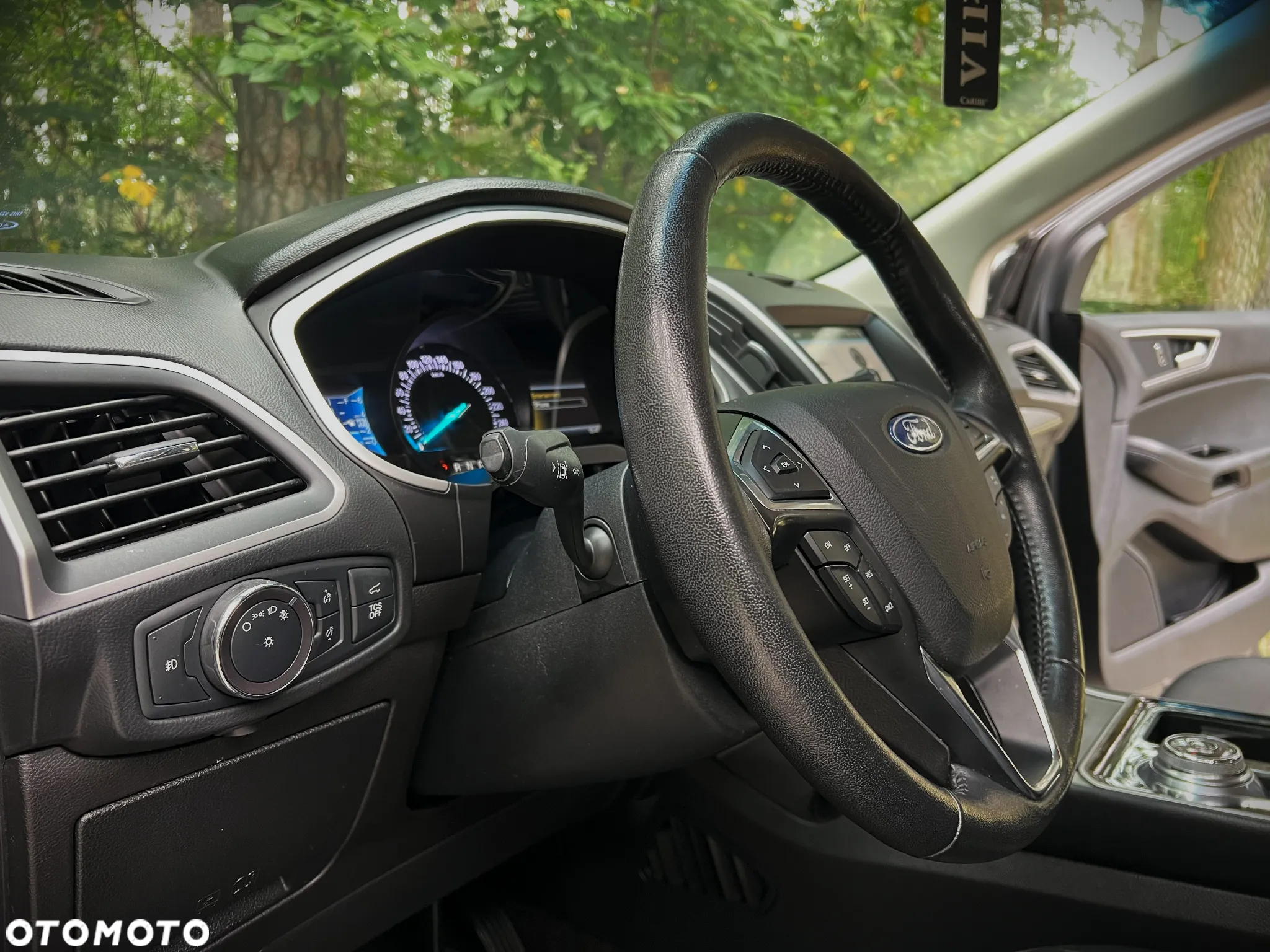 Ford Edge - 32