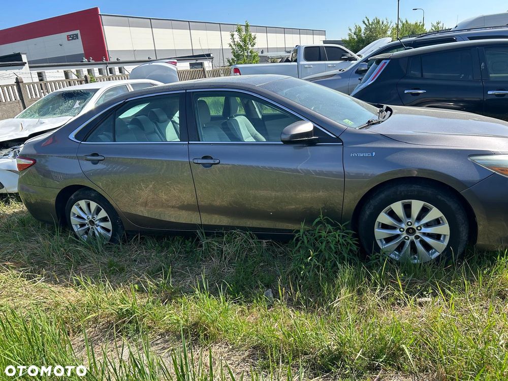 Toyota Camry - 3