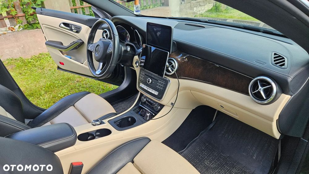 Mercedes-Benz CLA 250 7G-DCT AMG Line - 26