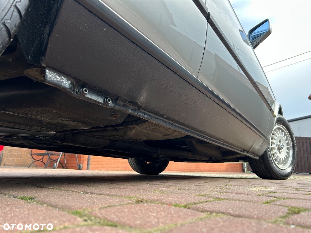 BMW Seria 3 320i - 15