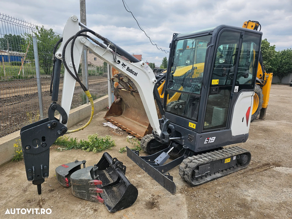 Bobcat E19 miniexcavator full 3cupe+picon
