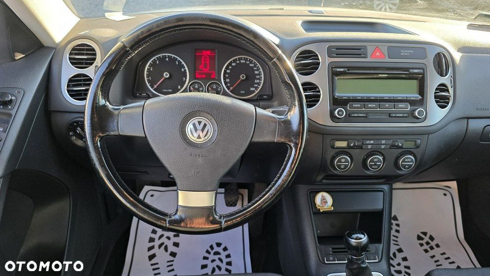 Volkswagen Tiguan - 24