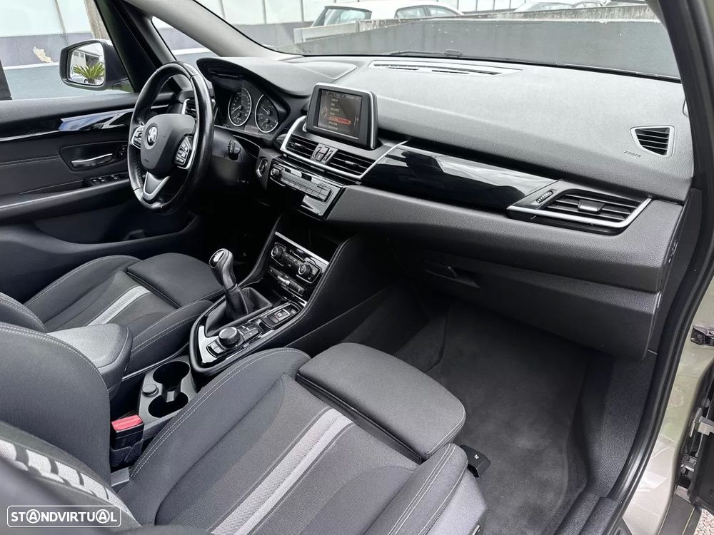 BMW 218 Active Tourer d Line Sport - 45