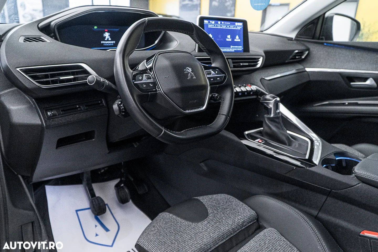 Peugeot 3008 1.2 PureTech 130 BVM6 Allure Pack - 6